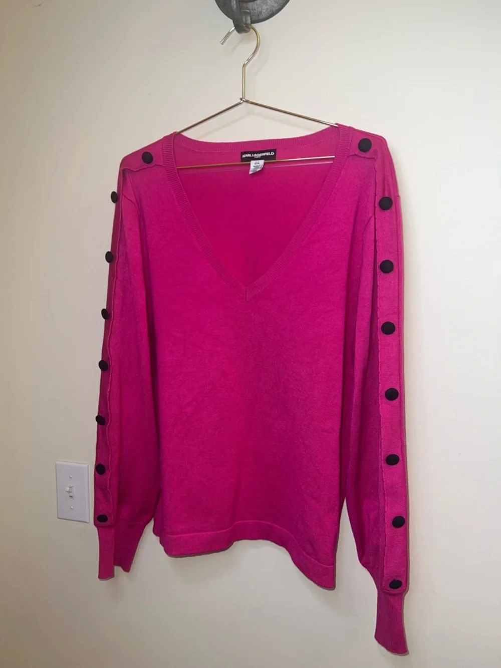 Karl Lagerfeld Paris Pink V Neck Sweater Button Sleeve Women’s‎ Large - Picture 3 of 11